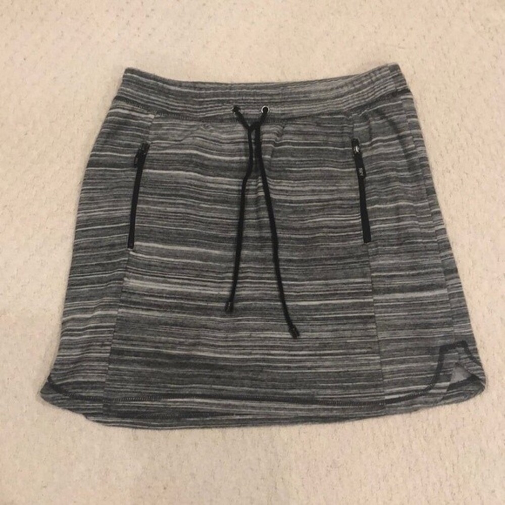 Jones New York Signature Women Grey Athletic Skort Size Small